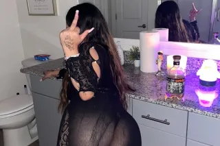 hosting north/downtown catch me in townnn babe🥰 - Image 5