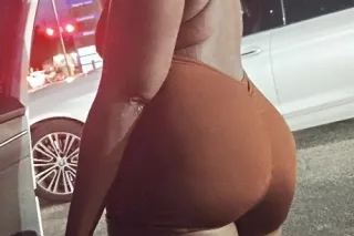 hosting north side 59 area 🫂🛍💎💜🍫💦💦 - Image 8