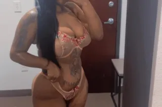 BACK IN TOWN 🍯 - Image 3