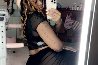 wet 💦💦 tight 😽and ready for you babe 🥹💜🤞🏾 - Image 2