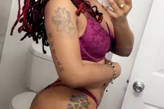 wet 💦💦 tight 😽and ready for you babe 🥹💜🤞🏾 - Image 5