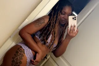 wet 💦💦 tight 😽and ready for you babe 🥹💜🤞🏾 - Image 6